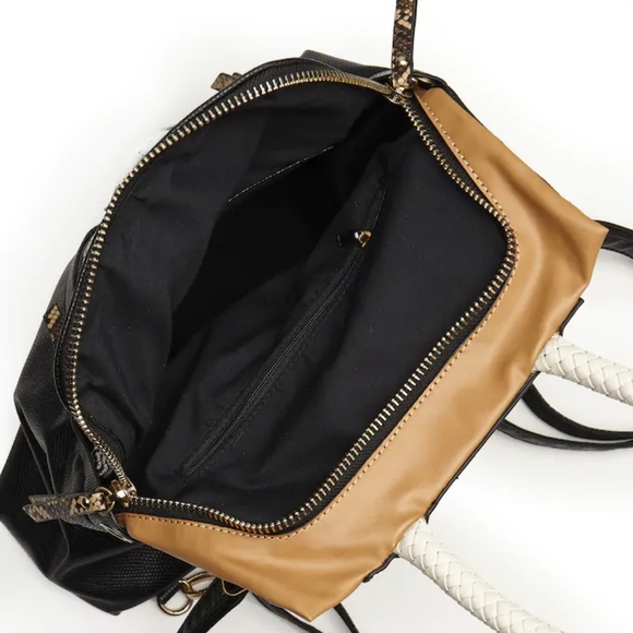 ✨Out of stock NIP Ashro Emika Bag ✨ - Picture 3 of 5